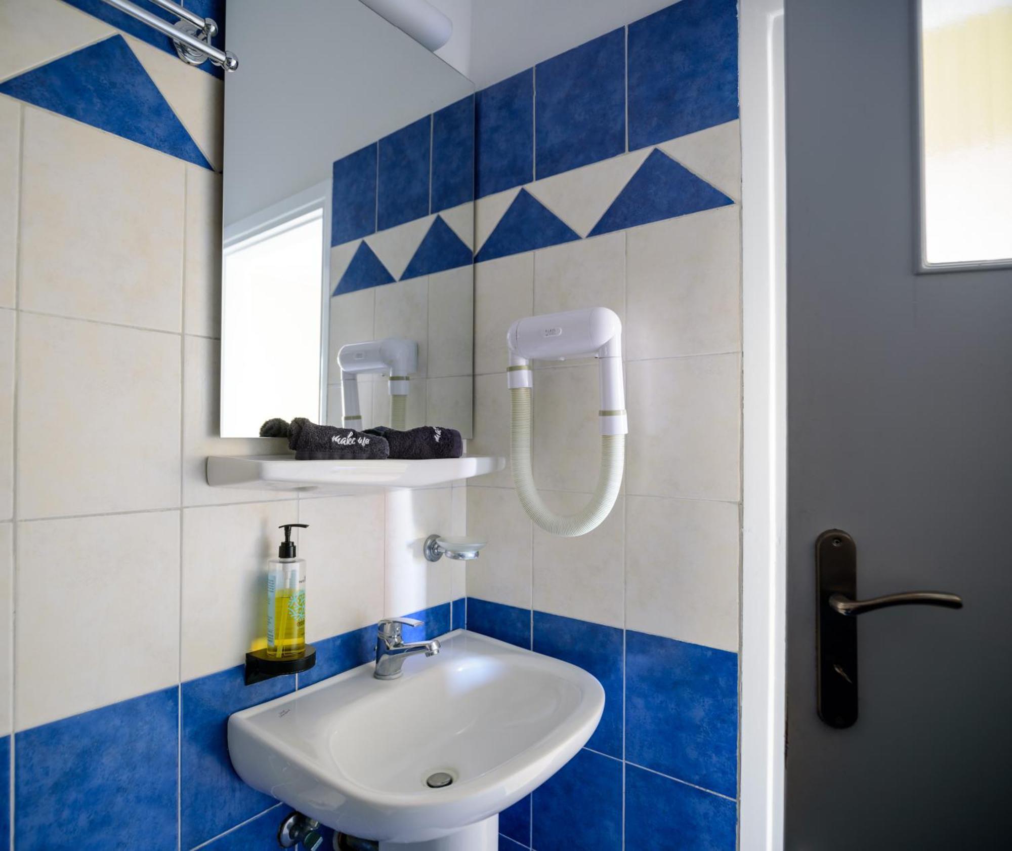 Karidis Hotel Kamari  Ngoại thất bức ảnh