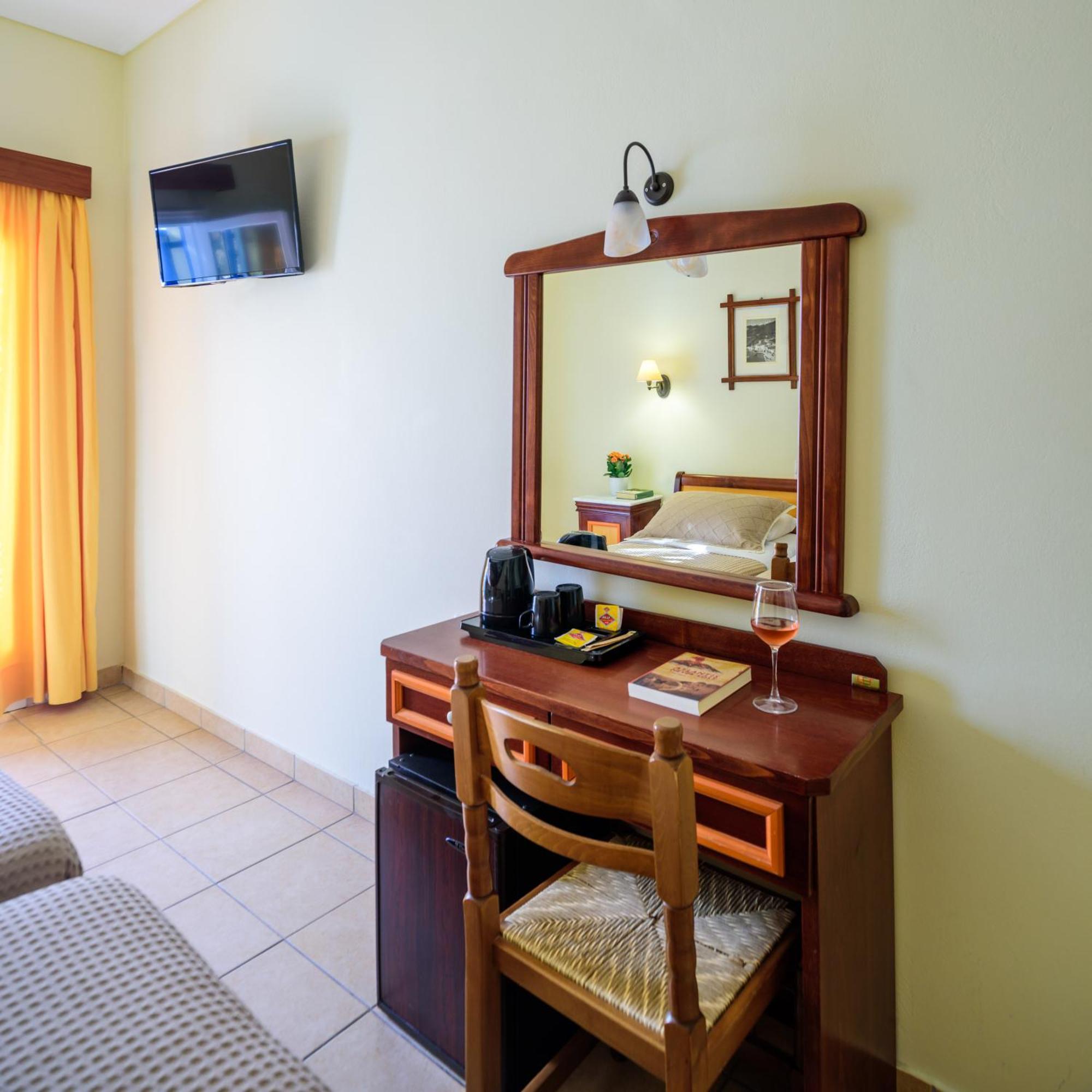 Karidis Hotel Kamari  Ngoại thất bức ảnh
