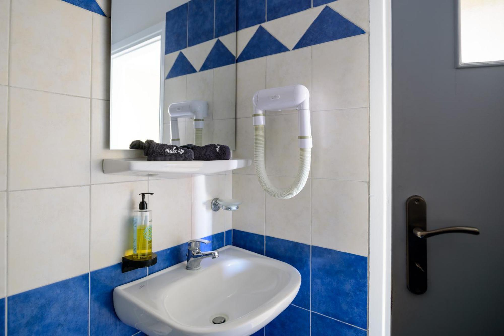 Karidis Hotel Kamari  Ngoại thất bức ảnh